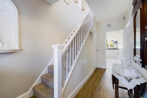 60 Henhurst Hill, Burton-on-trent, DE13 9TD