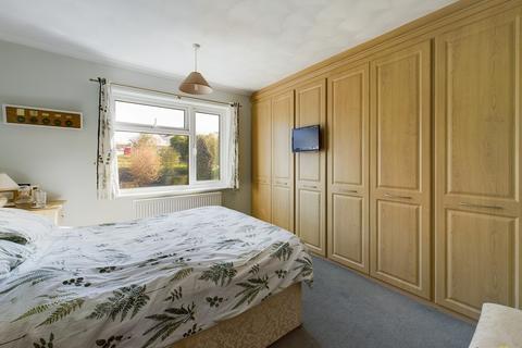 60 Henhurst Hill, Burton-on-trent, DE13 9TD