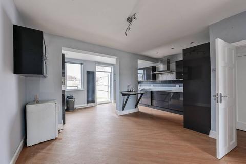 154 New Road, London, E4 9SJ
