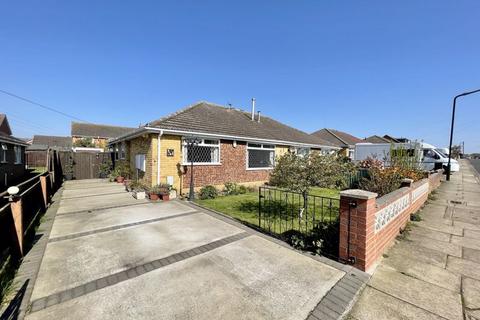 3 bedroom semi-detached bungalow for sale, OAKWOOD DRIVE, WYBERS WOOD