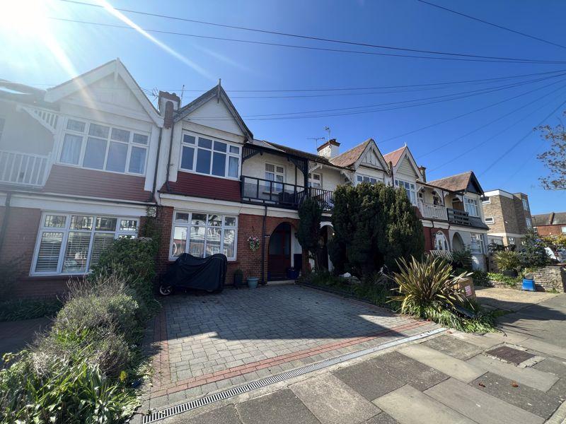 Lovelace Avenue, SouthendOnSea 2 bed flat £195,000