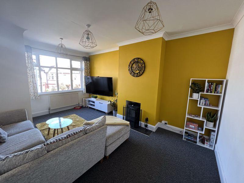 Lovelace Avenue, SouthendOnSea 2 bed flat £195,000