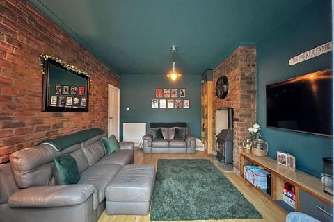 11 Old Fallings Lane, Wolverhampton, WV10 8BH