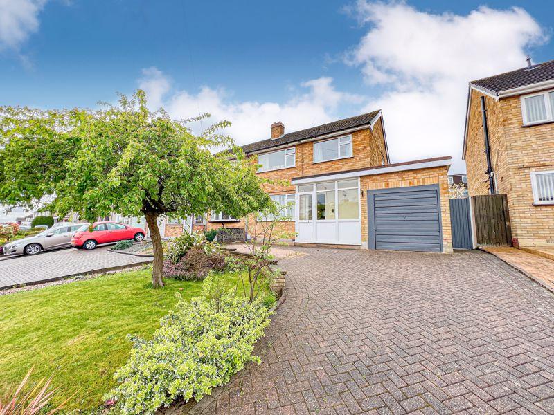 Bankside Crescent, Streetly, Sutton... 3 bed semidetached house £325,000