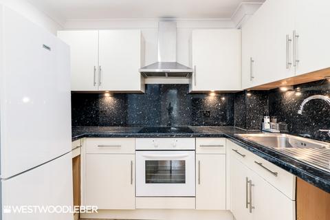 1 bedroom apartment to rent, Flamstead End Road, Waltham Cross EN8
