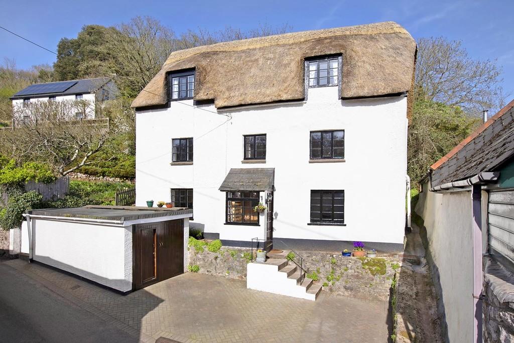 Forches Hill, Stokeinteignhead 4 bed detached house for sale £650,000