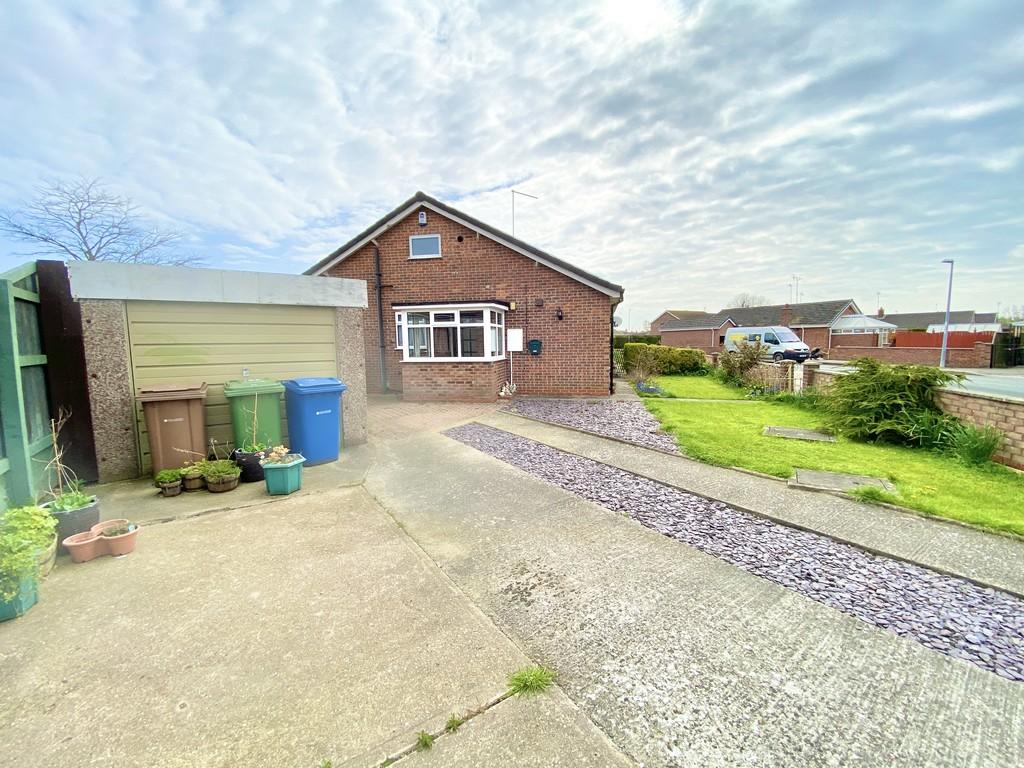 Mill Falls, Driffield 2 bed semidetached bungalow £195,000