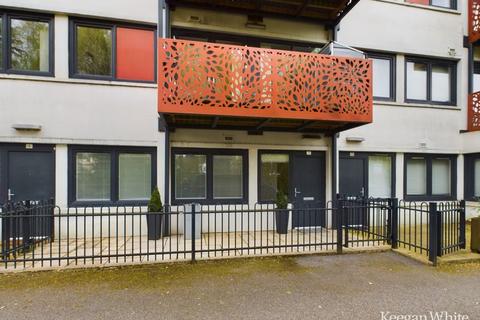 2 bedroom apartment for sale, Immaculate Duplex Apartment, London Road