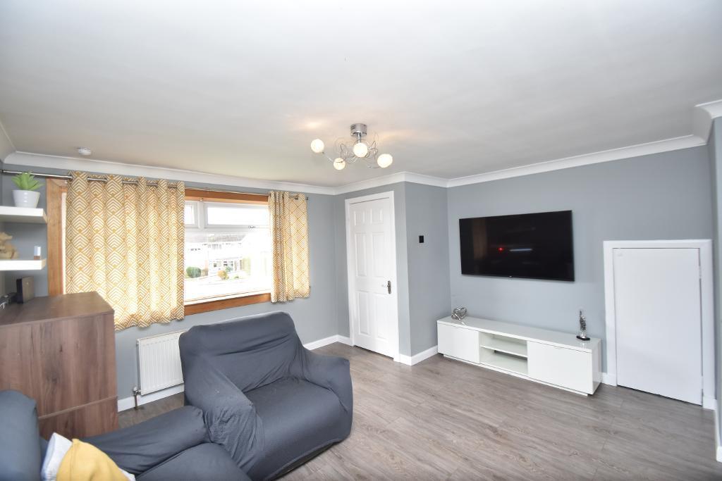 Glenview Crescent, Moodiesburn, G69 0NJ 3 bed semidetached house £