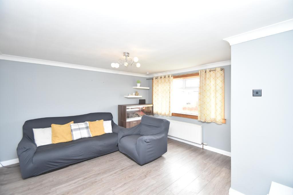 Glenview Crescent, Moodiesburn, G69 0NJ 3 bed semidetached house £