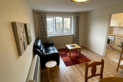 1 bedroom flat to rent, Ringwood Gardens, Docklands, London, E14 9WY