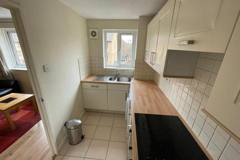 1 bedroom flat to rent, Ringwood Gardens, Docklands, London, E14 9WY