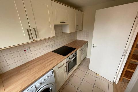 1 bedroom flat to rent, Ringwood Gardens, Docklands, London, E14 9WY