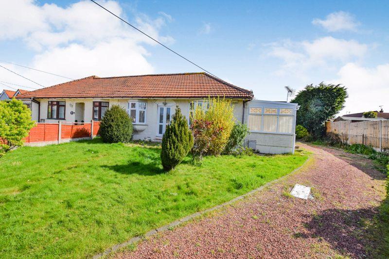 Giffords Cross Avenue, Corringham 2 bed semidetached bungalow £400,000