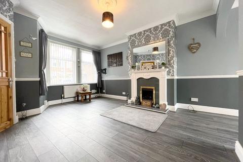 2 bedroom terraced house for sale - Balmoral Avenue, Hull