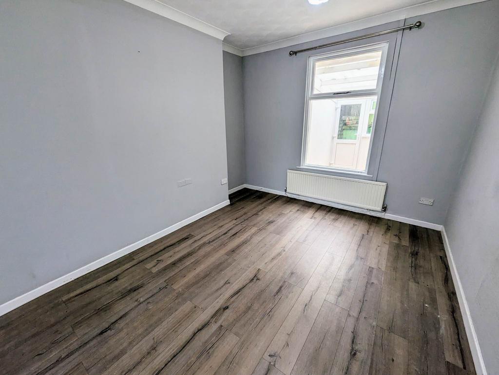 Graham Street, Baneswell, Newport, 2 bed terraced house £850 pcm (£