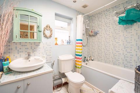 12 Abingdon Road, Sutton Courtenay, Abingdon, OX14 4NF