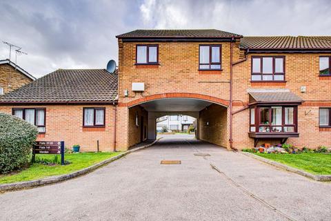 2 bedroom apartment for sale - Two bedroom ground floor apartment,  Wash Lane, Clacton-On-Sea