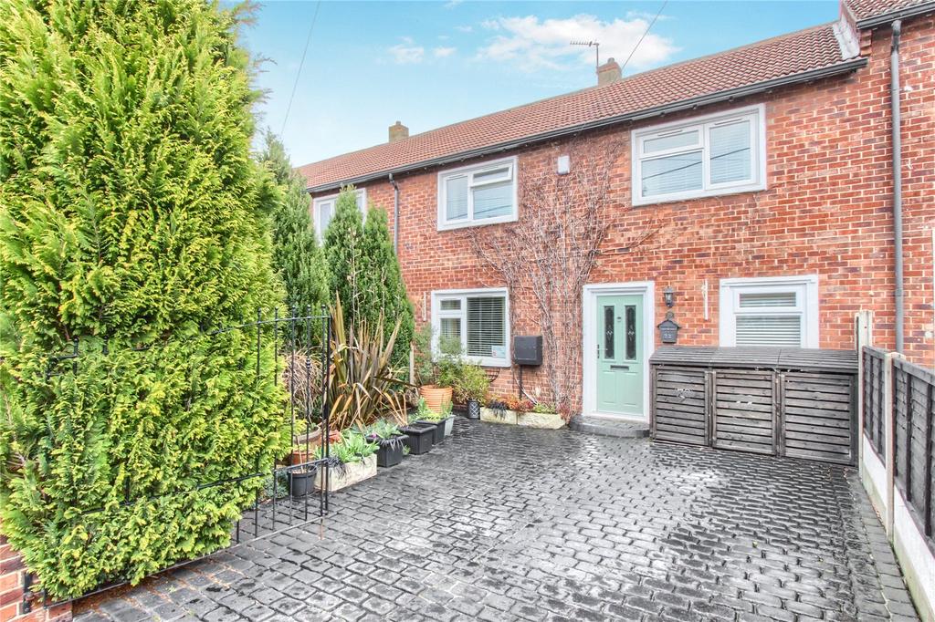 Pasture Lane, Lazenby 3 bed terraced house for sale £120,000