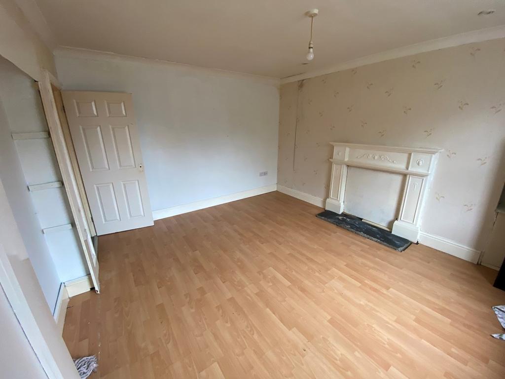 North Road, Lampeter, SA48 2 bed terraced house for sale £102,500