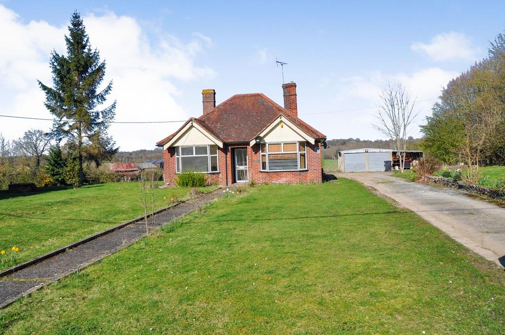 Halstead Road, Sible Hedingham, Halstead, CO9 2 bed detached bungalow