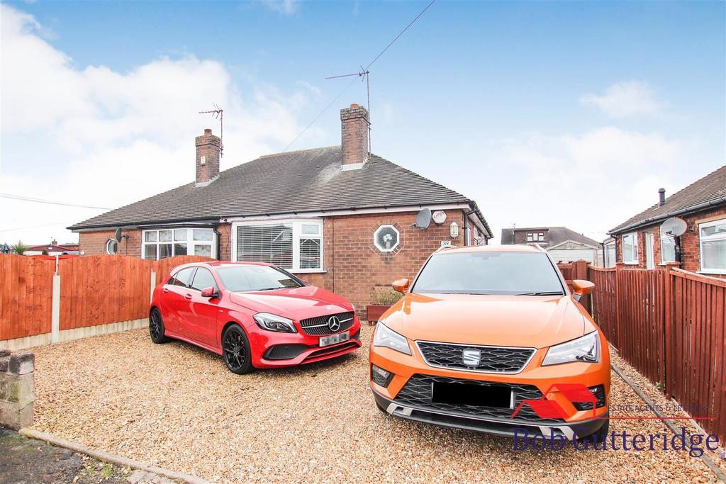 Fearns Avenue, Bradwell, Newcastle 2 bed semidetached bungalow £695