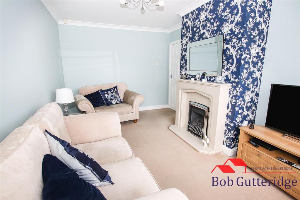Fearns Avenue, Bradwell, Newcastle 2 bed semidetached bungalow £695