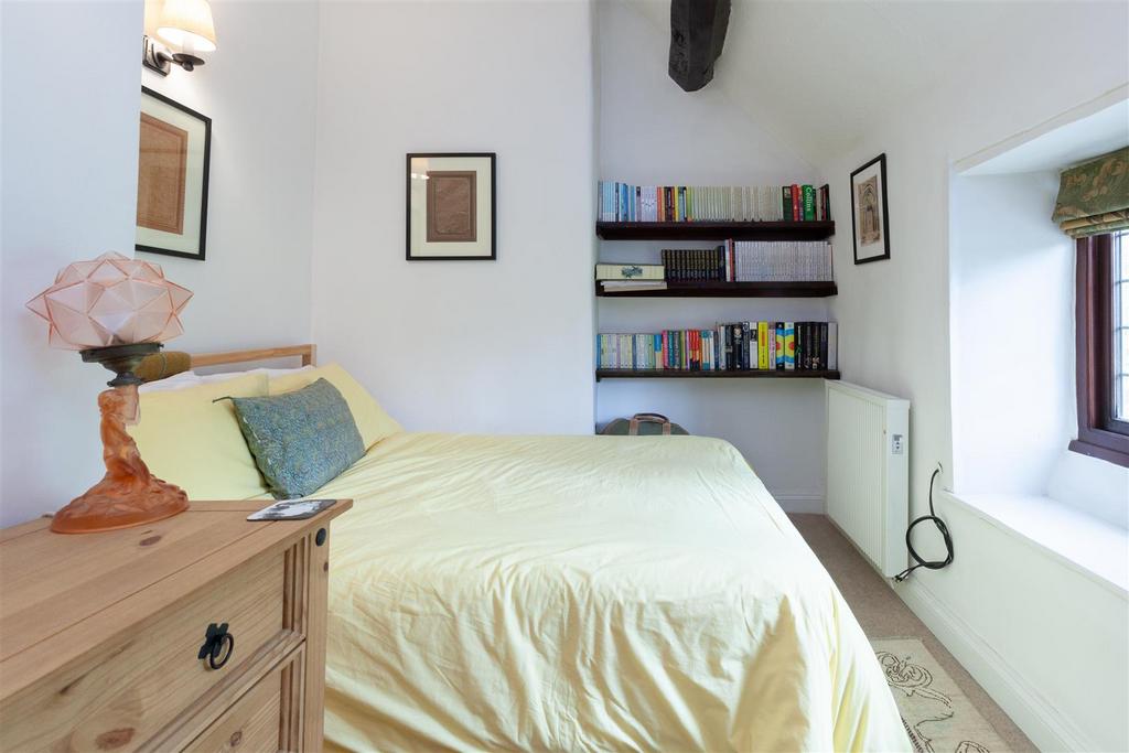 Bedroom 2 1.jpg