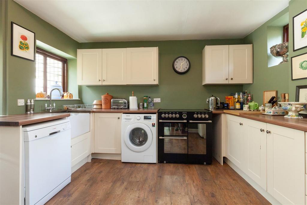 Kitchen 3.jpg