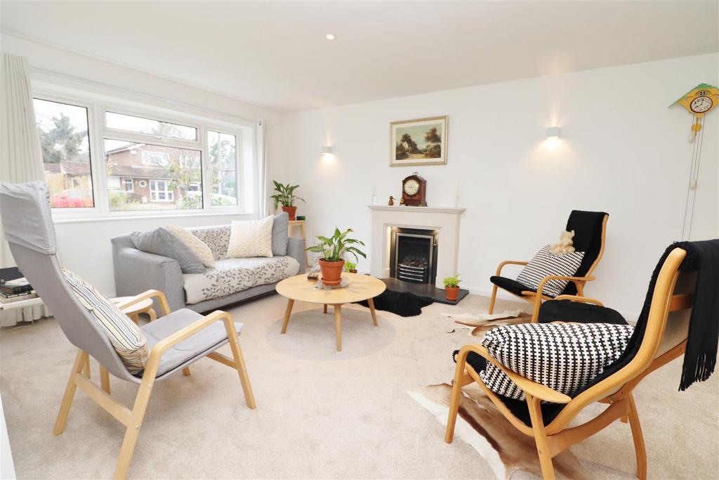 Folly Close, Radlett 4 bed detached house £1,225,000