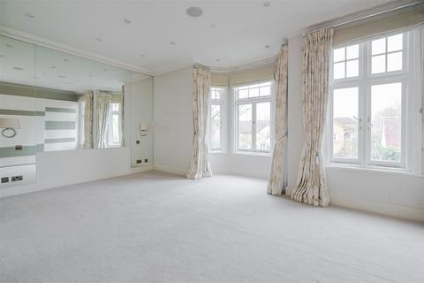 3 Westmoreland Road, London, SW13 9RZ