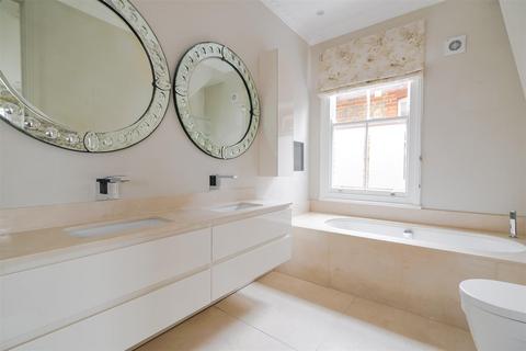 3 Westmoreland Road, London, SW13 9RZ