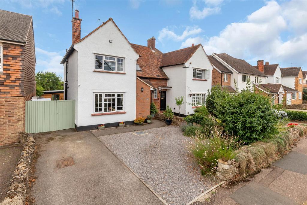 Fordwich Rise, Hertford 3 bed semidetached house £795,000