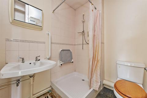 1 Hilltop View, Wheathampstead, St Albans, AL4 8AJ