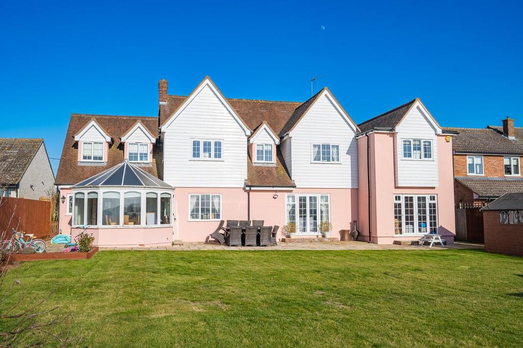 Chelmsford Road, Felsted 5 bed detached house £1,100,000