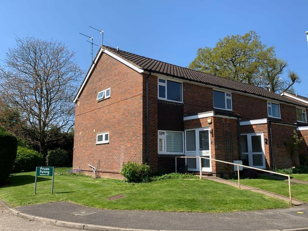 Pinner HA5 2 bed flat for sale £385,000