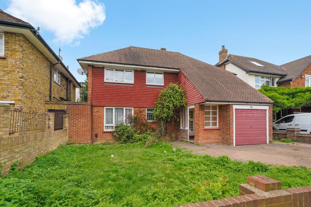 Westholme Gardens, Ruislip HA4 3 bed house £800,000