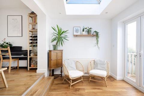 7 Gwilliam Street, Bristol, BS3 4LT