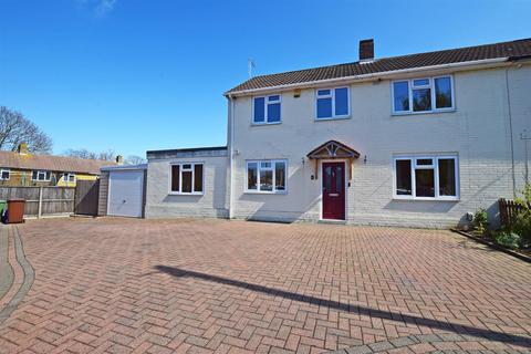 8 Boughton Close, Gillingham, ME8 6ND