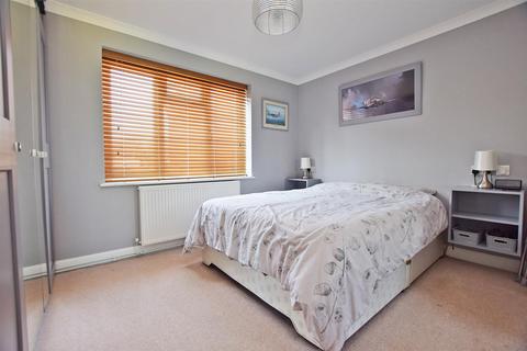 8 Boughton Close, Gillingham, ME8 6ND