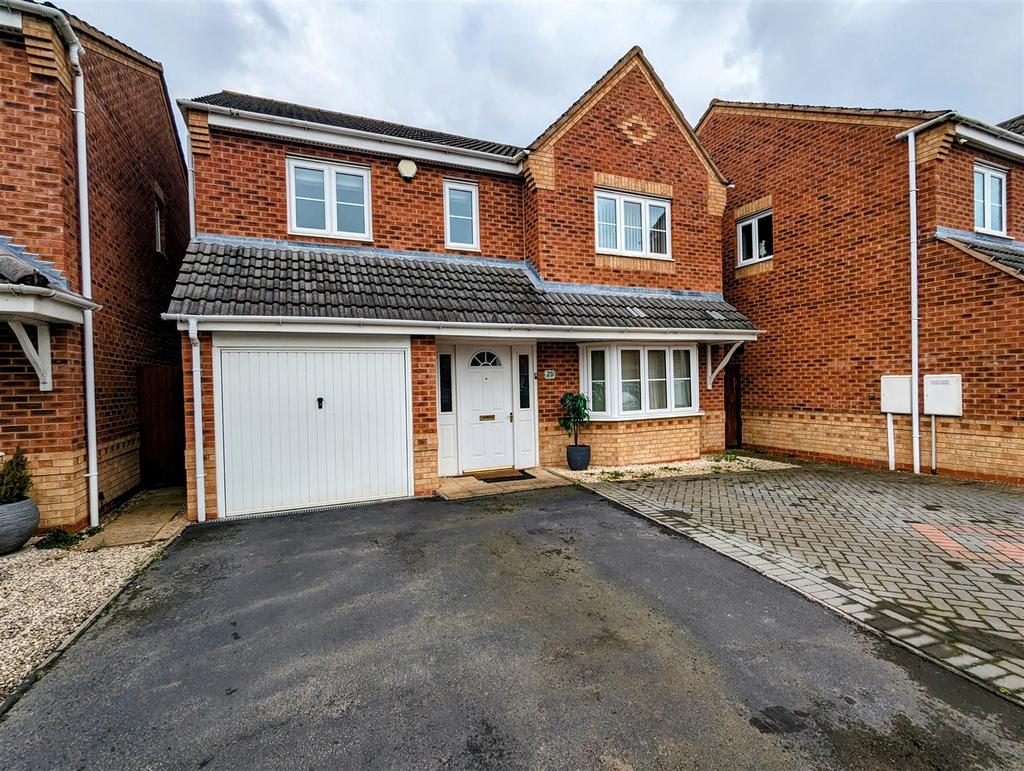 Rosemary Way, Bermuda Park, Nuneaton 4 bed detached house for sale £