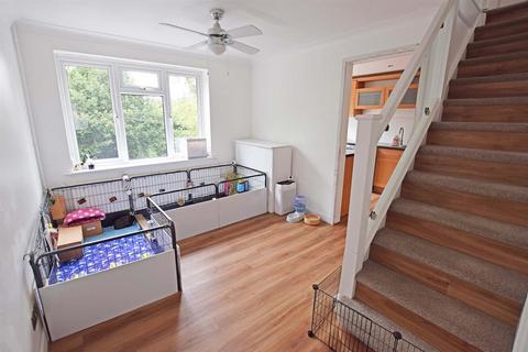 16 Barleycorn Drive, Gillingham, ME8 9NA