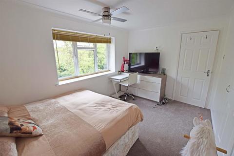 16 Barleycorn Drive, Gillingham, ME8 9NA