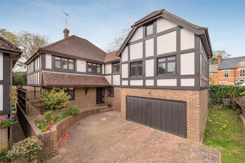 11 Pinehurst, Sunninghill, Ascot, SL5 0TN