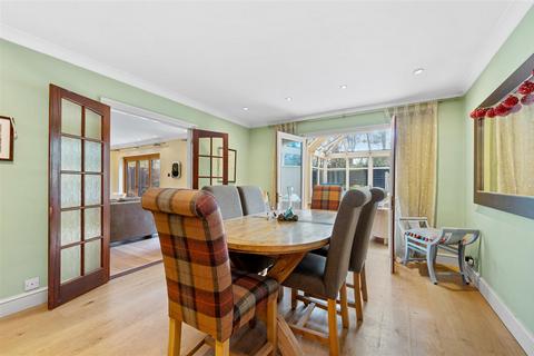 11 Pinehurst, Sunninghill, Ascot, SL5 0TN