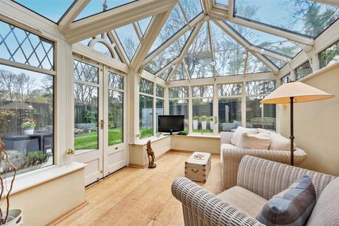 11 Pinehurst, Sunninghill, Ascot, SL5 0TN