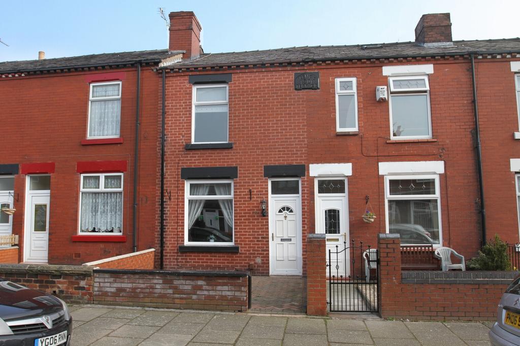 Morden Avenue, AshtoninMakerfield, Wigan, WN4 9PT 2 bed terraced house for sale £95,000