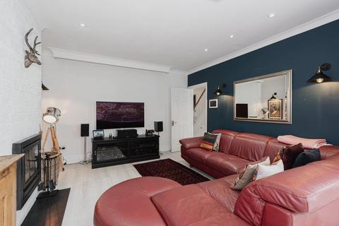 15 Tattenham Grove, Epsom, KT18 5QW