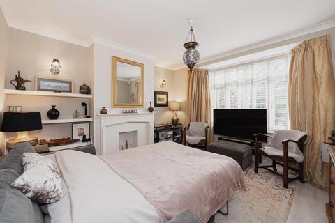 15 Tattenham Grove, Epsom, KT18 5QW