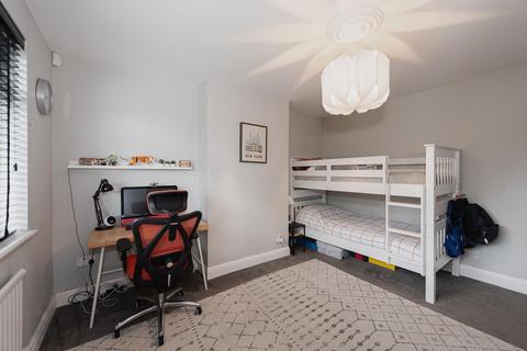 15 Tattenham Grove, Epsom, KT18 5QW